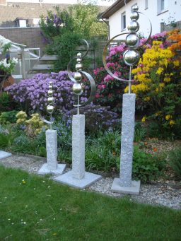 Gartenkunst-Gartenskulptur: Segel im Wind