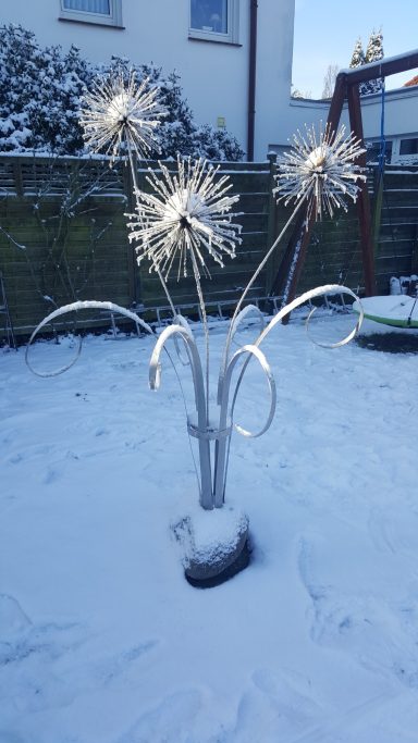 Gartenskulptur: Die Pusteblume