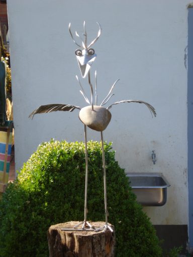 Gartenkunst: Flatternder Vogel